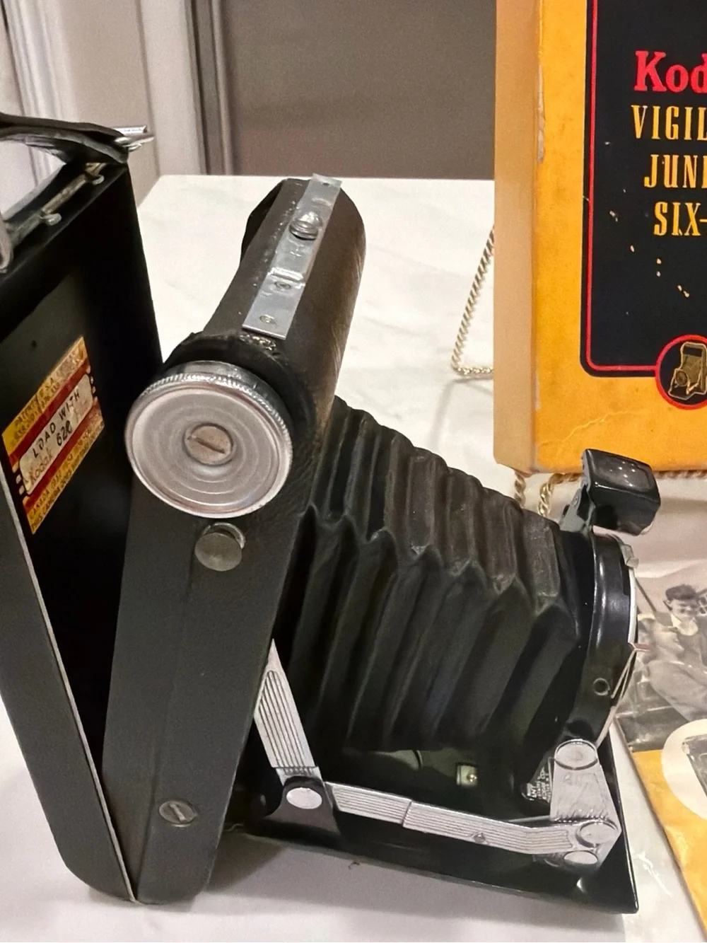 Kodak Vigilant Junior Six-20 Folding Camera Kodamatic Original Box 1940s